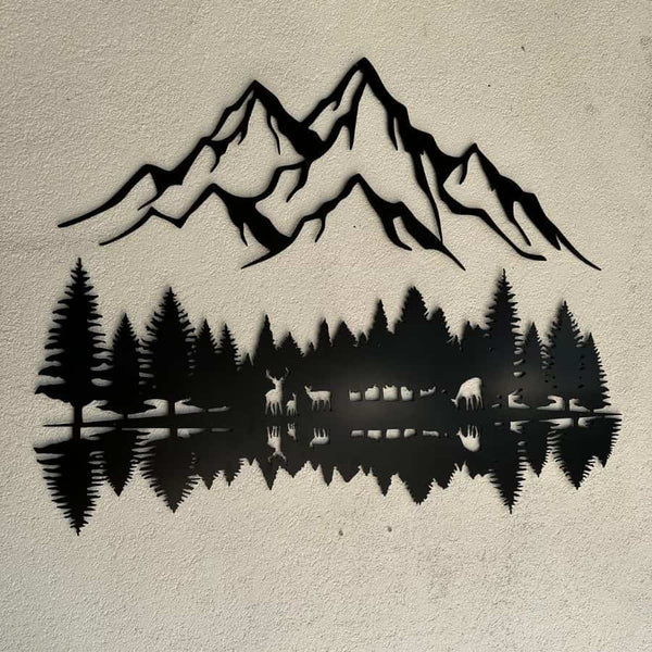 Décoration murale en métal représentant une montagne et une forêt